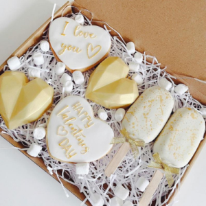 chocolate box for valentines day gifts to pakistan